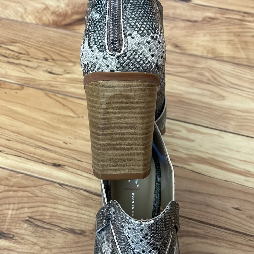 BC Footwear Born in California Women's Azalea Snake Print Ankle Boots NWOB
